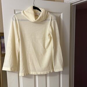 Chic Cream Turtleneck Sweater